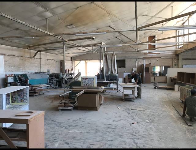 883M² FACTORY TO LET IN PAROW INDUSTRIAL